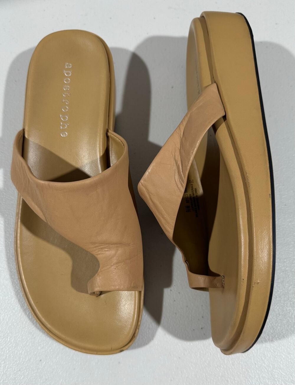 Boho Chic Apostrophe Beige Leather Asymmetric Toe Loop Wedges Comfort Preppy 9.5